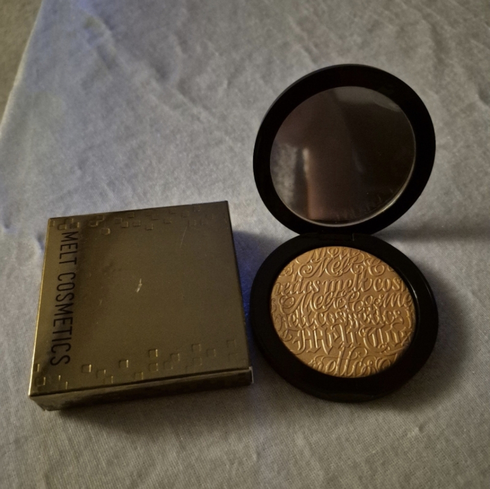 MELT COSMETICS HIGHLIGHTER